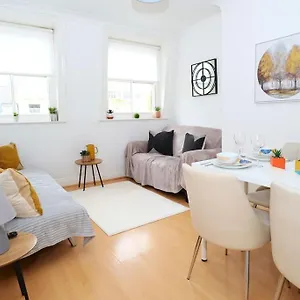 Apartment Stylish Sea Front 2 Bed For 6 Guests, Brighton
